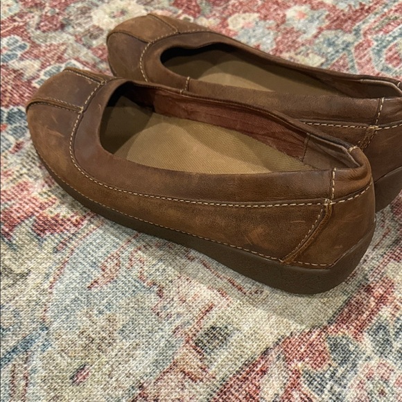 Brown Leather Women's Flats - Picture 7 of 9